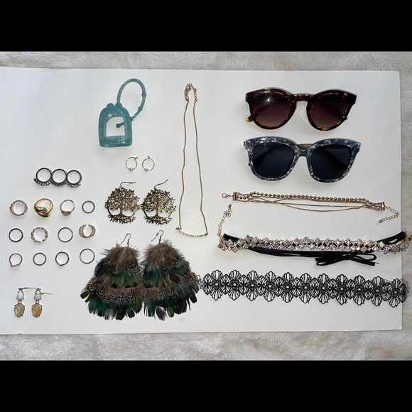 Jewelry And Accessories Variety Bundle - Picture 9 of 9